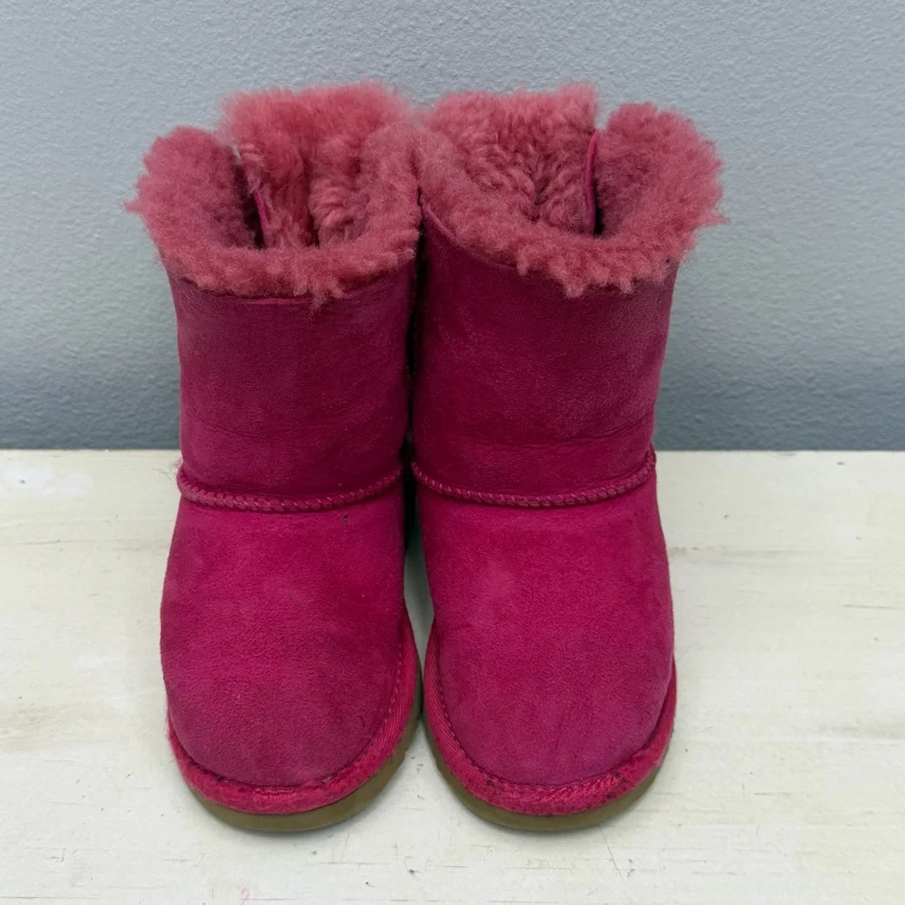 Ugg Pink Suede Bailey Bow Short Boots Size 9